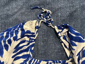 Blue &amp; White Leaf Print Crop Top