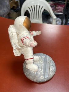 Stylish Resin Figurines Antique Astronaut Mobile S