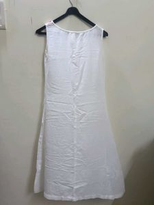 White Sleeveless Kurta