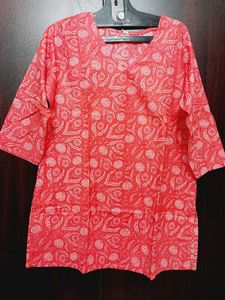 Sort Kurti