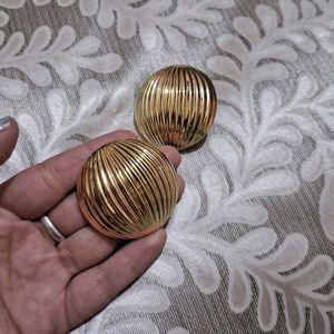 Vintage Gold Tone Clip On Earrings