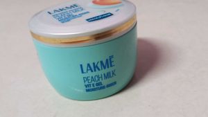 Lakme Peach Milk Moisturizer