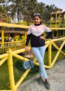 full sleeves women black sweatshirt