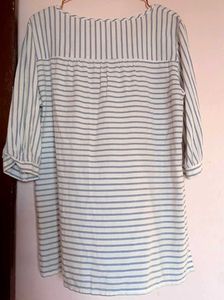 WOMAN TOP