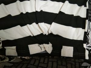 New Black And White Top