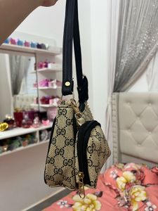 Gucci Printed Chain Detailed Shoulder Handbag