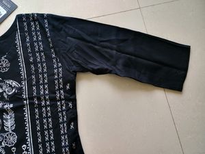 Beautiful Unused Black Colur Top For Sale
