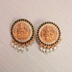 Elegant Lakshmi Necklace Set