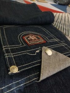 Unique Pocket Detail Jeans