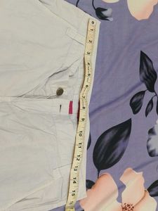 white Short Capriiiiiii