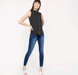 Womrn Black Top