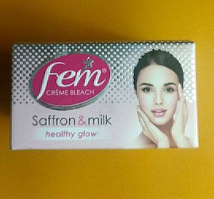Fem Creme Bleach, Saffron &amp; Milk Healthy Glow. 5 Glows In 15 Mins