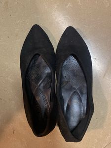 Black Pointed Toe Flats