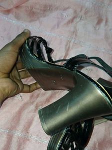 Lates Women Black Heels