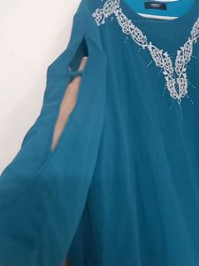 New Teal Tunic, pattern sleeves white embroidery