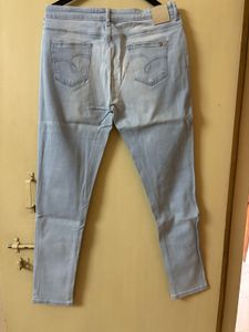 Light Blue/ Highly Washed Denim