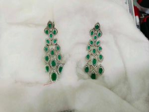 Elegant Emerald Drop Earrings