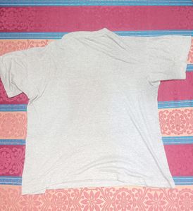Grey T-shirt 👀