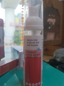 Keracylic Foaming Facewash
