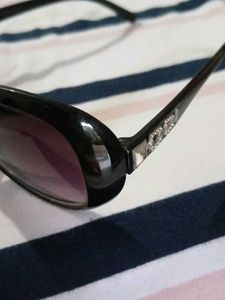 Creature Gaga Cat-eye Black Oversized Sunglasse