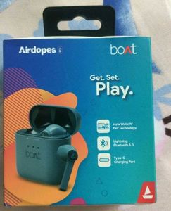 Boat 138 True Wireless Airdopes With Free