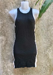 I. BLACK BODYFITTING BODYCON