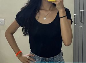 SALE ‼️Black T-shirt