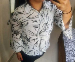 Georget White RUFFLE Top