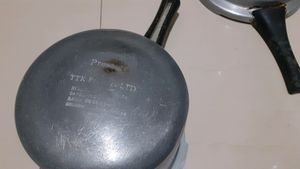 Prestige Aluminum Pressure cooker