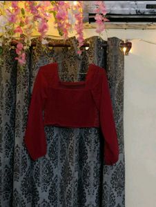 Full Sleeves Crop Top