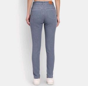 New with Tags Grey Denim Jeans 28 Waist
