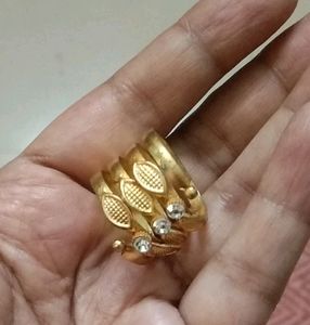 Too Shiny Spiral Finger Golden Ring