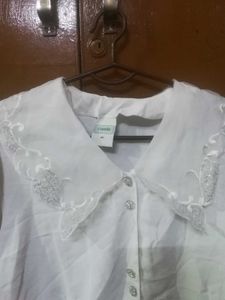 White shirt with Lace Collar