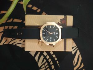 Stylish Wrist Watch. with comfy silicon strap