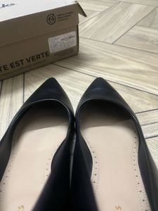 Authentic Clarks Leather Pumps Heel