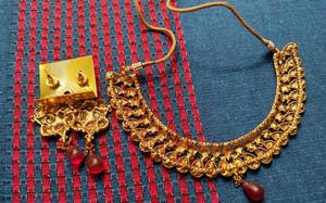 Jewelry Set Gold Tone Red Beads