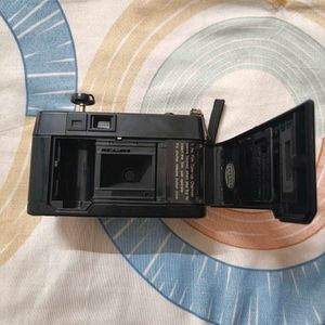 [Yashica MD-35F Motorwind Camera 📷]