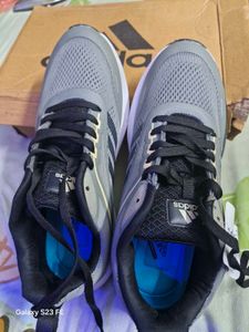 Adidas Sneakers