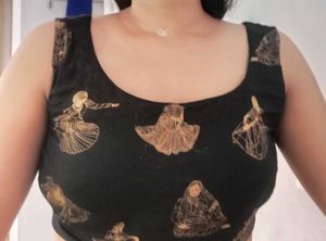 Set Mundu And Sleeveless Blouse
