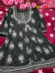 Kurta Set With Sharara &amp; Dupatta (Women&#39;s)
