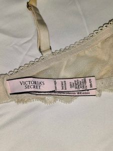 Victoria&#39;s Secret Floral Lace Trim Bra