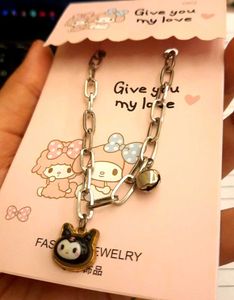 BRACELET