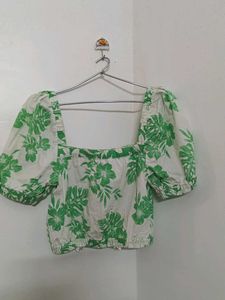 Floral Puff Sleeve Crop Top
