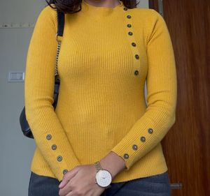 🌻Yellow Buttoned Knit Sweater🌻