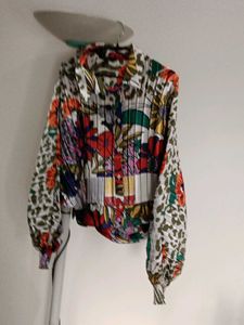 vibrant lose Multi colour crop top shirt