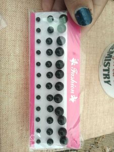 Set Of Black Round Earings