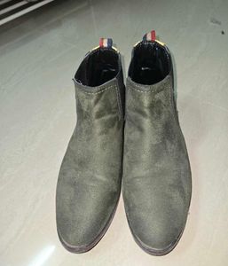 Tommy Hilfiger Ankle Boots (Almost New)