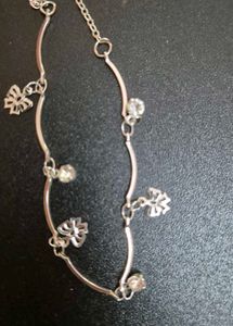 Silver Tone leaf Necklace