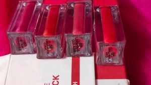 Nourish Mantra Bold Rush Liquid Lipstick