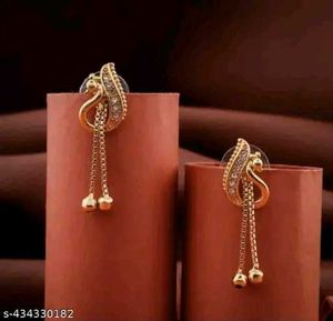 Catalog Name:*Essential Earrings &amp; Studs*Base Meta